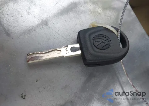 2003 Volkswagen New Beetle Gls 2.0L z USA, uszkodzony, nr VIN 3VWCK21C43M401173